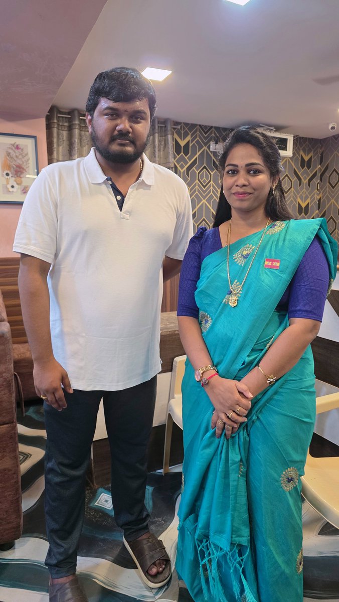 itsSathyatheni's tweet photo. திசை மாறினாலும்… இலக்கு மாறாது!
தேனி வட கிழக்கில் புதிய பயணம் தொடங்கும் பெரியகுளம் சட்ட மன்ற உறுப்பினரும் தேனி வடகிழக்கு மாவட்ட செயலாளருமான திரு.சபரி ஐங்கரன் அவர்களுக்கு, ஒவ்வொரு அடியிலும் வெற்றி வசந்தமாய் மலர வாழ்த்துக்கள்..!!
@tvkvijayhq @Sabari__tvk https://t.co/tTaSv6Yn7h