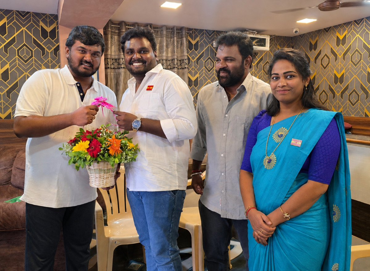 itsSathyatheni's tweet photo. திசை மாறினாலும்… இலக்கு மாறாது!
தேனி வட கிழக்கில் புதிய பயணம் தொடங்கும் பெரியகுளம் சட்ட மன்ற உறுப்பினரும் தேனி வடகிழக்கு மாவட்ட செயலாளருமான திரு.சபரி ஐங்கரன் அவர்களுக்கு, ஒவ்வொரு அடியிலும் வெற்றி வசந்தமாய் மலர வாழ்த்துக்கள்..!!
@tvkvijayhq @Sabari__tvk https://t.co/tTaSv6Yn7h