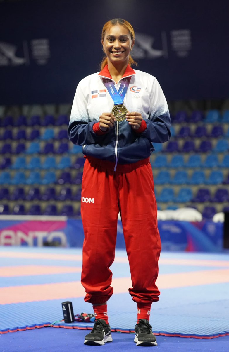 UNAPEC's tweet photo. 🎉 Felicitamos a Thalía por mantener el oro en casa y poner en alto a la República Dominicana.

En UNAPEC respaldamos el talento deportivo juvenil que impulsa su desarrollo profesional sin detenerse. 💙 https://t.co/AIPZvTn57E