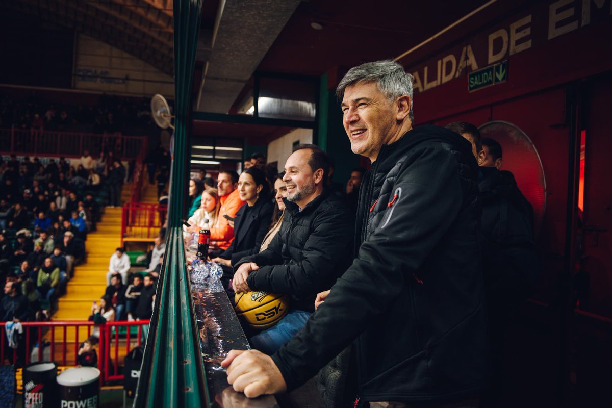 Dean_Rodrigo's tweet photo. LA CROSSOVER

Vivimos una jornada inolvidable que reunió a grandes referentes y nuevas generaciones alrededor de una novedosa experiencia deportiva. Compartimos el entusiasmo de una comunidad que acompañó esta propuesta en el Cerutti https://t.co/Zl7OlzLYS1