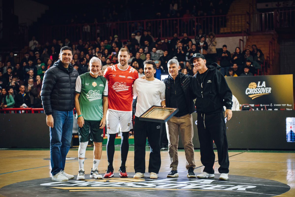 Dean_Rodrigo's tweet photo. Nos pone muy contentos que Córdoba haya sido elegida para este encuentro. Tenemos una ciudad con una enorme cultura deportiva y queremos que esa pasión siga creciendo, generando espacios para encontrarnos, compartir y disfrutar juntos. https://t.co/wuXgEy93Wn