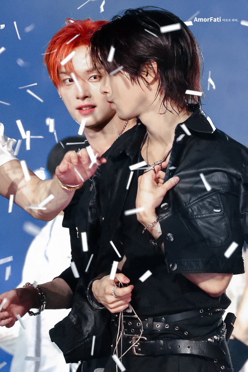 AmorFati_9800's tweet photo. 260809 SBS 

#리노 #LeeKnow #한 #HAN
#StrayKids #스트레이키즈 https://t.co/PgddZtLQlR