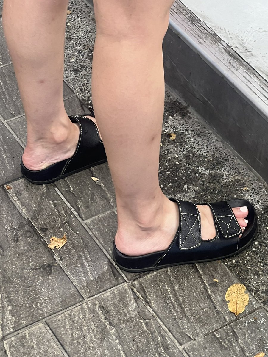 L0wQpics's tweet photo. #footfetısh 
#feet #foot #sole
#足裏
#玉足 
#足控 https://t.co/KHIRAfFY3m