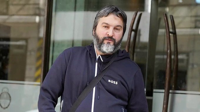 abrilcba_'s tweet photo. Escándalo. El dueño del fentanilo contaminado Furfaro dirige desde la cárcel la construcción de una planta de productos biológicos en Paraguay. Y la justicia se lo permite. Este país es una joda. https://t.co/ueAdBuqBAc