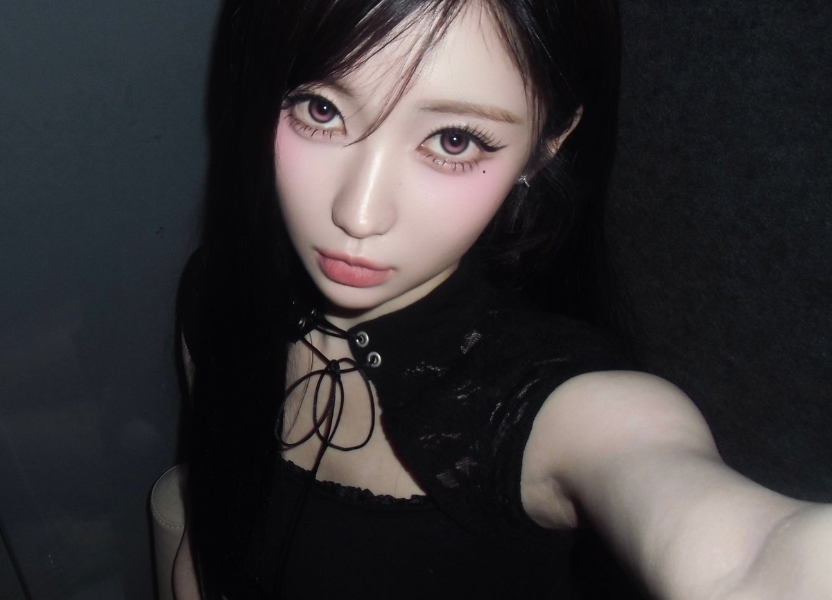 kimiruiru's tweet photo. 아사님이 이렇게 공포게임여주력을 
보여줄 때마다 그냥 사랑에 빠짐 https://t.co/UMFB0X65Xu