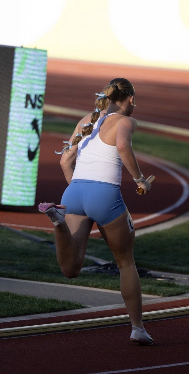 patw1211's tweet photo. Track star https://t.co/R02eAvrO6y