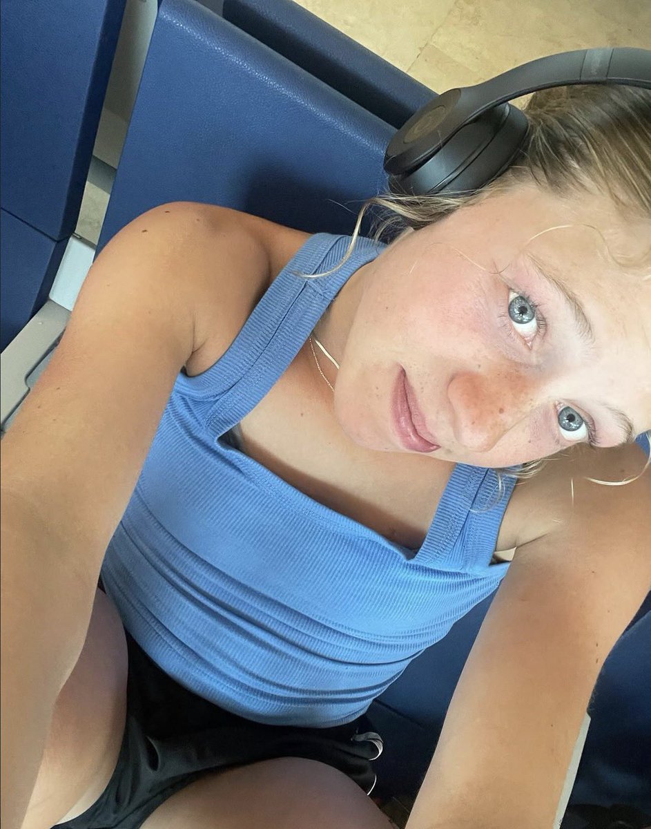 patw1211's tweet photo. Track star https://t.co/R02eAvrO6y