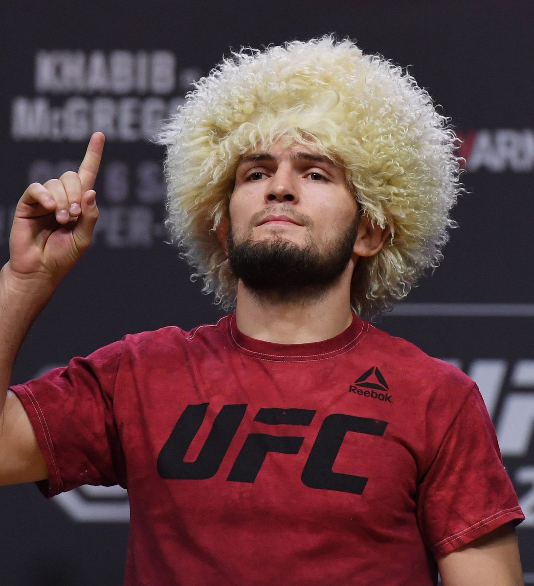 siyahsancakx's tweet photo. 🔵 Khabib Nurmagomedov: 

‘’Dünyanın %90'ı Filistin'de ne yaşandığını biliyor; bu bir soykırım.

Tamam, belki hiçbir şey yapamazsınız ama sadece sessiz kalmayın.

Ben ünlü bir sporcuyum. Hayal edebiliyor musunuz, bununla ilgili paylaşım yaptığınızda sözleşmelerinizi kaybediyorsunuz, sponsorluklarınızı kaybediyorsunuz.

Birçok sponsor, Filistin'i destekleyen bazı sporcularla çalışmak istemiyor. Desteklemeyi geçin, sadece tek bir şey söyleseler bile sözleşmelerini iptal ediyorlar.

Bunun benim başıma gelmediğini mi sanıyorsunuz? Islam Makhachev da, Usman Nurmagomedov'un da başına geldi. Bizim başımıza da geldi.

Biz de çok para kaybettik. Ama insan hayatıyla kıyaslandığında para hiçbir şeydir.’’