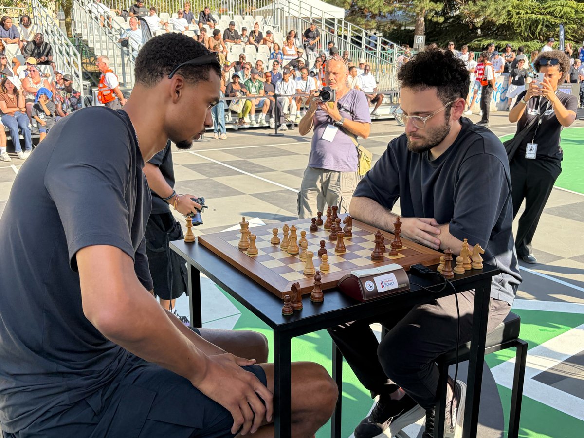 chesscom's tweet photo. 👀 @GothamChess @wemby https://t.co/jq0NVVirCS