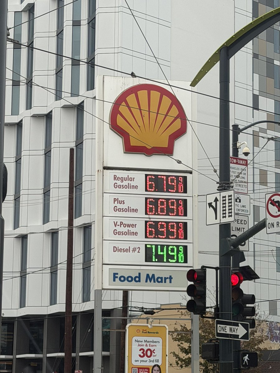 gmuff's tweet photo. @SteveHiltonx San Francisco https://t.co/h49T8Thae2