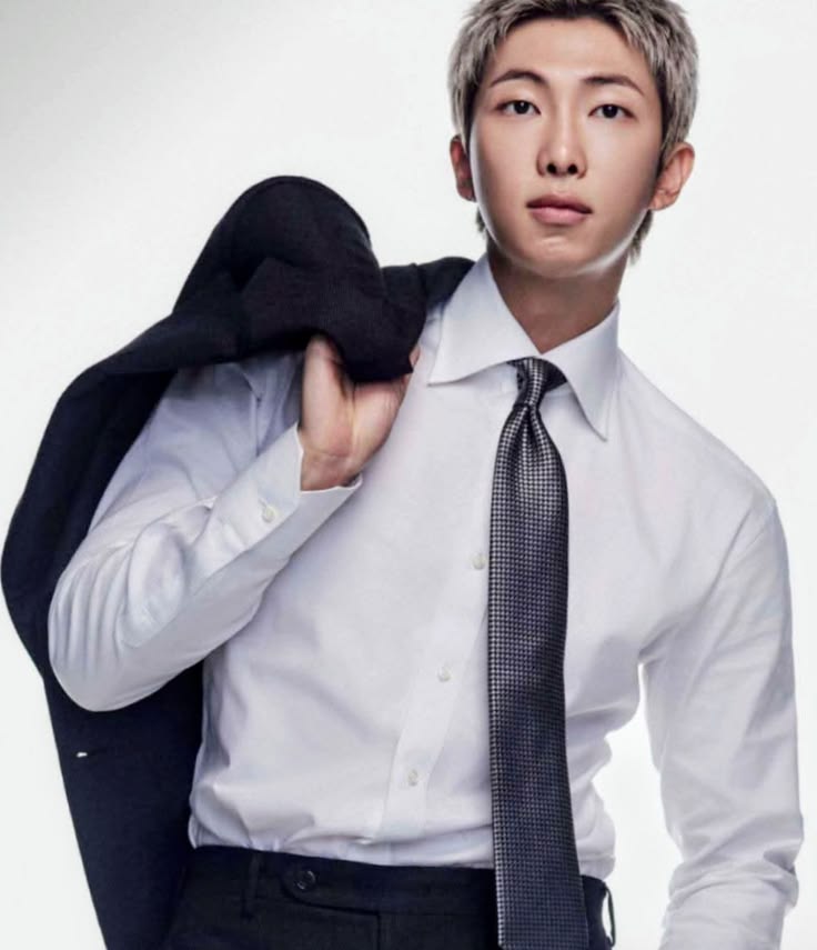 Yoon_kookie97's tweet photo. #RM Officially has been credited for Lyricist &amp; Composer for “Merry Go Round” &amp; “Come Over” on Korea Music Copyright Association (KOMCA) 

- He now has 238 songs credits under his name 

CONGRATULATIONS RM
CONGRATULATIONS NAMJOON 
#RM238KOMCA https://t.co/vcOfGget4F