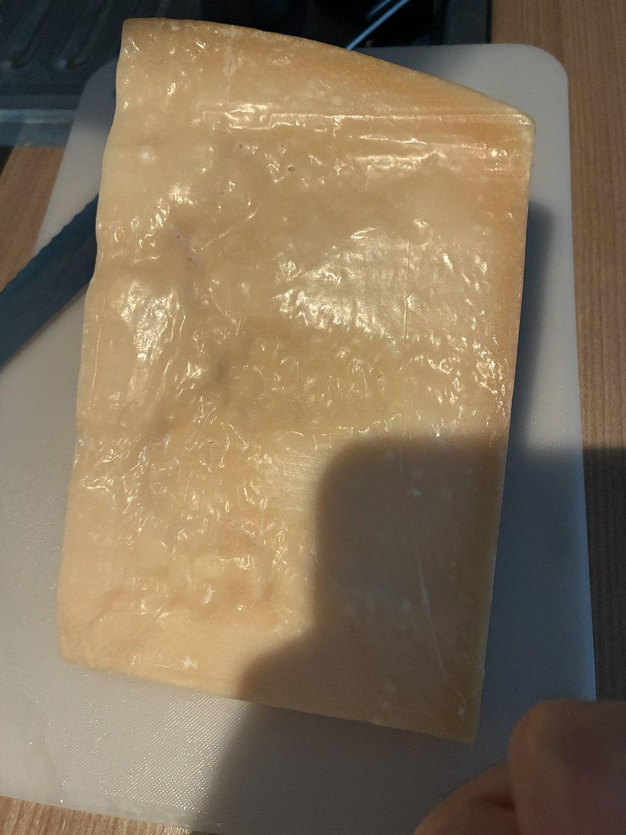 Mainz_chef's tweet photo. パルメザン1kg買ったから小分け https://t.co/apR737DbX6