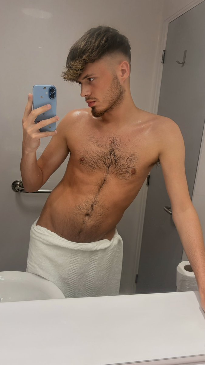 masonnlewiss's tweet photo. rt if you’d join me in bed😉 https://t.co/PoMGORlKl9