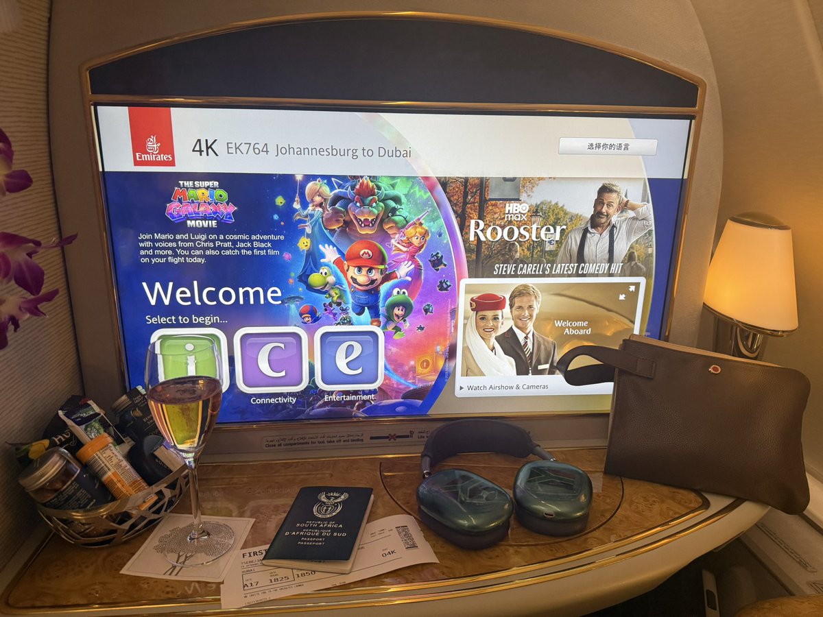 qbjt's tweet photo. @fanmasango
Brother Fan, marking the register from the flight back to the deserts sadly.
A very short weekend at home to celebrate my birthday on the 8th August ๐ค๐ฝ
As sad as I am to leave home, I know the music will be good, as usual on a Sunday.
@jozifm #BrotherToTheNight https://t.co/JyQ2FdGZlD