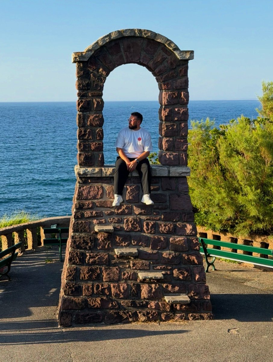 Mercer_ofc's tweet photo. Biarritz en été ✨ https://t.co/xg2yZFNXah