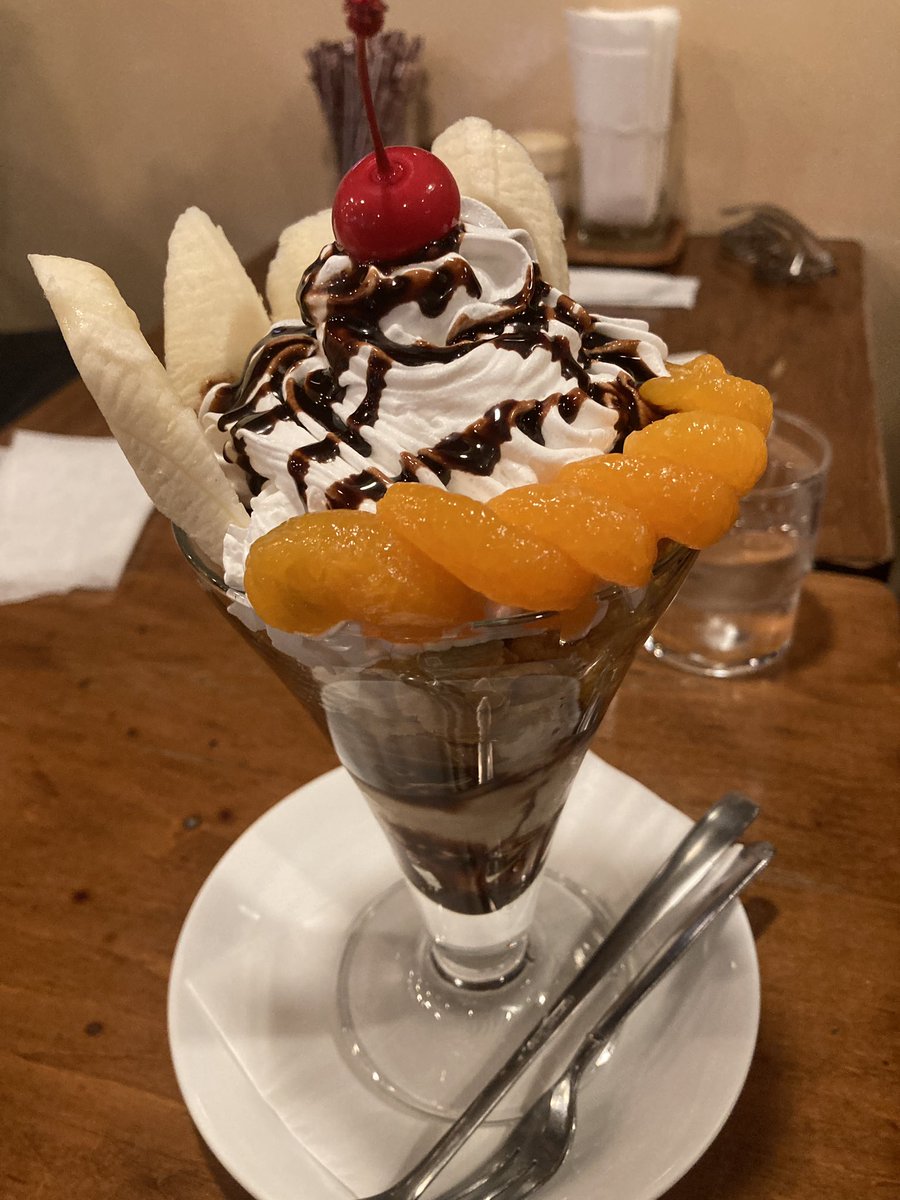 harry_kichi5's tweet photo. 久々にオキニの店のパフェたべたいな https://t.co/ZkMbaUabAA