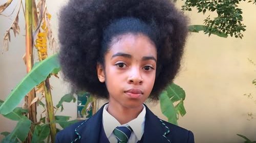 AfricanHub_'s tweet photo. At just 13 years old, Zulaikha Patel led a protest against a ban on Afro hair for black girls at her school in South Africa and won https://t.co/c6SM8dvcSL