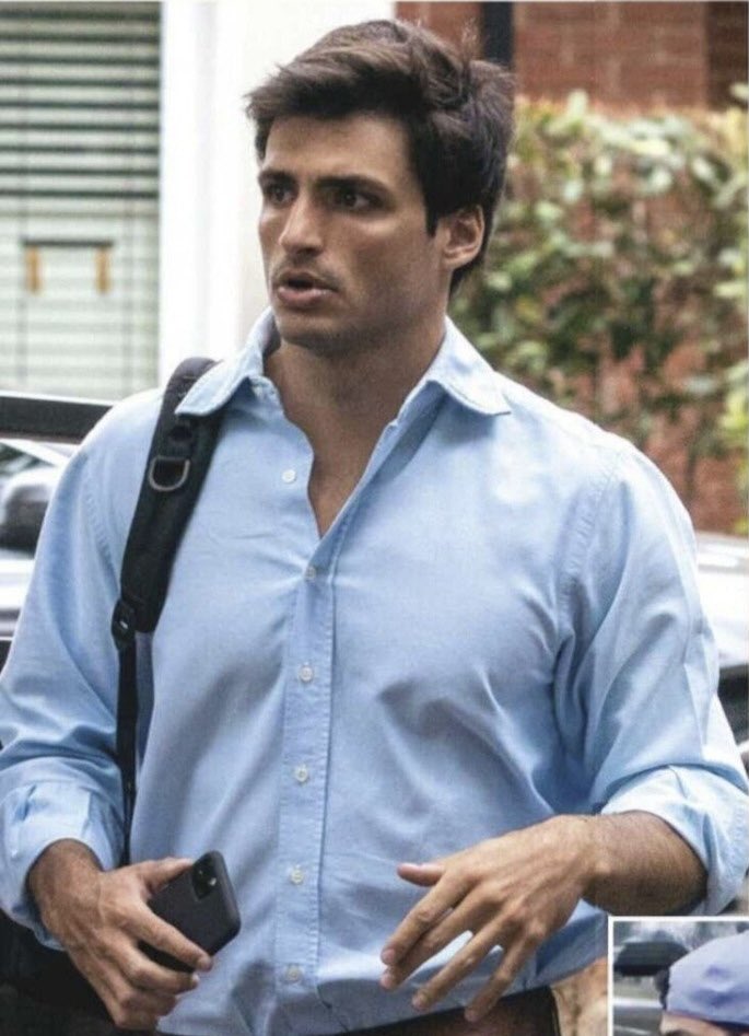 c4rlossa1nz55's tweet photo. If he was professor in my class I wouldn’t skip a single class 😩😩 https://t.co/xpz0ISGKHE