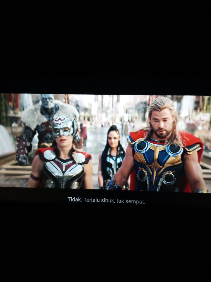 Renald___'s tweet photo. Thor: bcs I love u, I always love you https://t.co/ZxpHmW192x