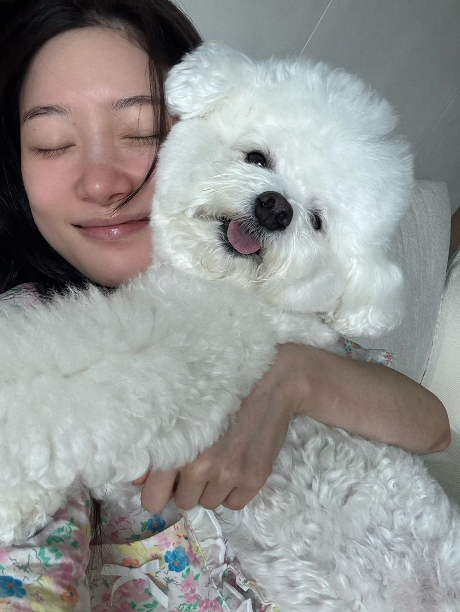 semringah's tweet photo. ㅤ

Sending 2 photos through text along with the caption: have a wonderful day, baba!❤️ can’t wait to have you here in our embrace again. Jangan lama-lama di jepangnya, ibu rewel!! 

With so much love,
Nuno. ❤️

ㅤ https://t.co/fSEWEKZiWX