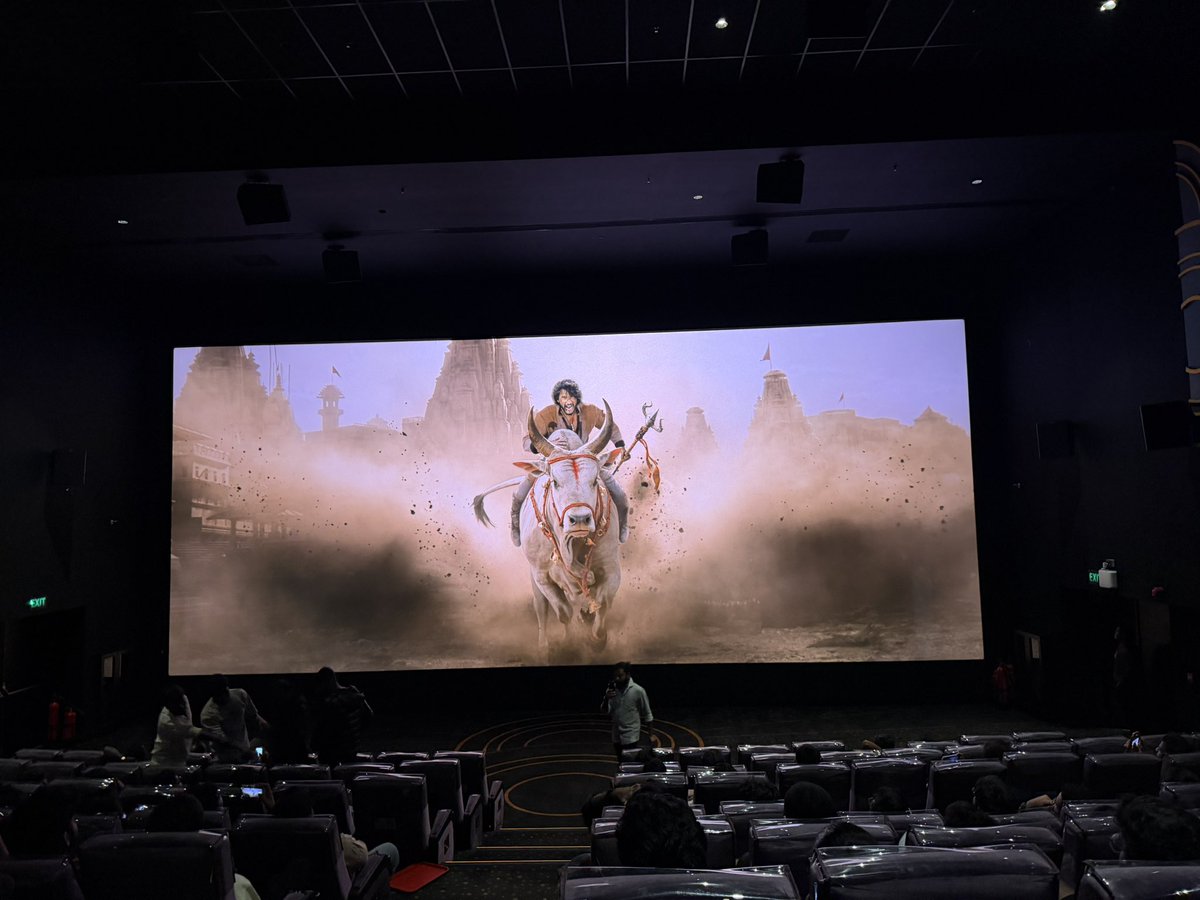idlebrainjeevi's tweet photo. The crowds cheers for Varanasi video at AMB Cinemas, Bangalore is just wow 🤩 https://t.co/uyIsYalZ0G