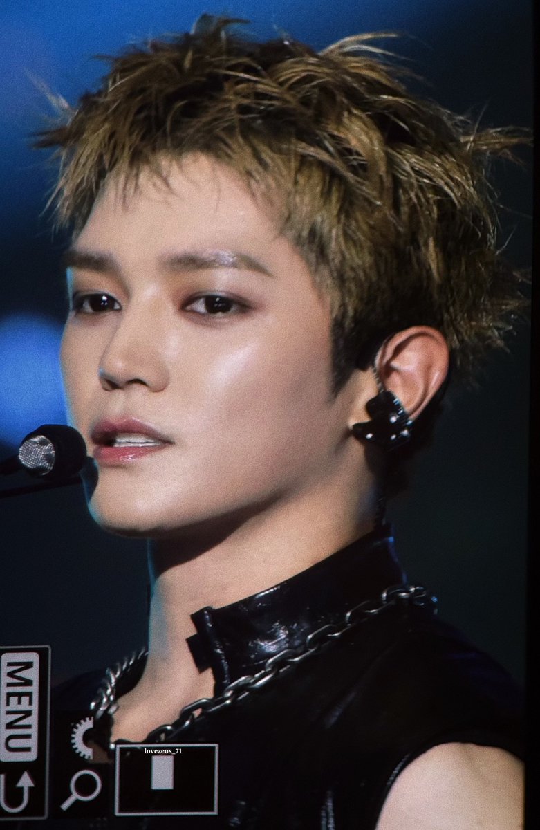 jzeus980219's tweet photo. 왕자옷입고한다고 좋아햇는데. https://t.co/AiM32GD3Tp