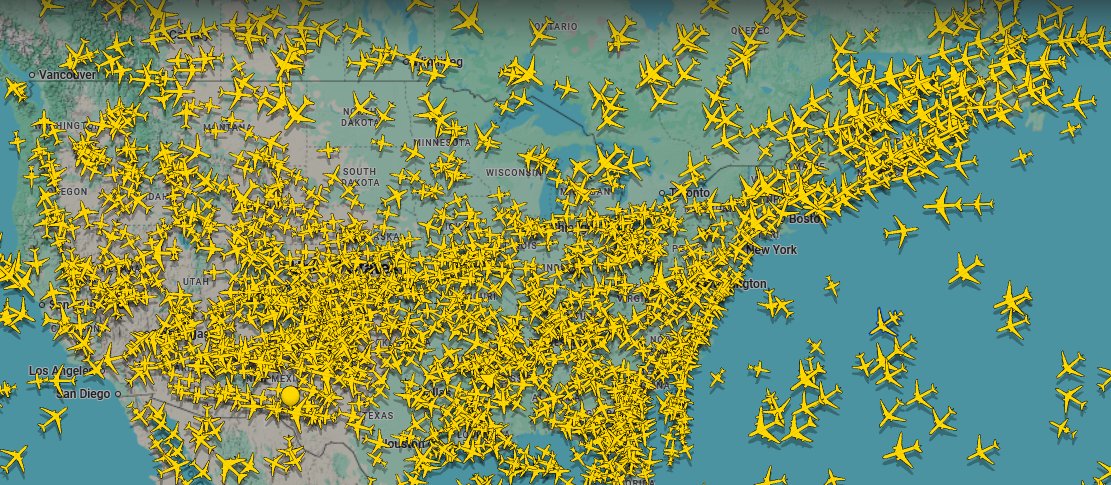 syldube59's tweet photo. Et on veut sauver la planète ? 🤣 Le trafic aérien massif est devenu une véritable plaie dans le monde. Les avions en vol à cette heure en Amérique du Nord. (9 août 2026 - 13 h 00, heure de Montréal) @flightradar24 #aviation https://t.co/ejiR0sWQt3