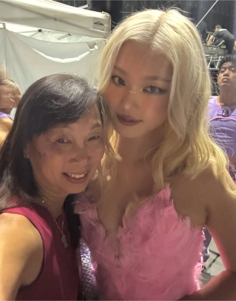 meiyokbff's tweet photo. yoonchae looks like a real life barbie doll omg https://t.co/ctGZkjjDhK
