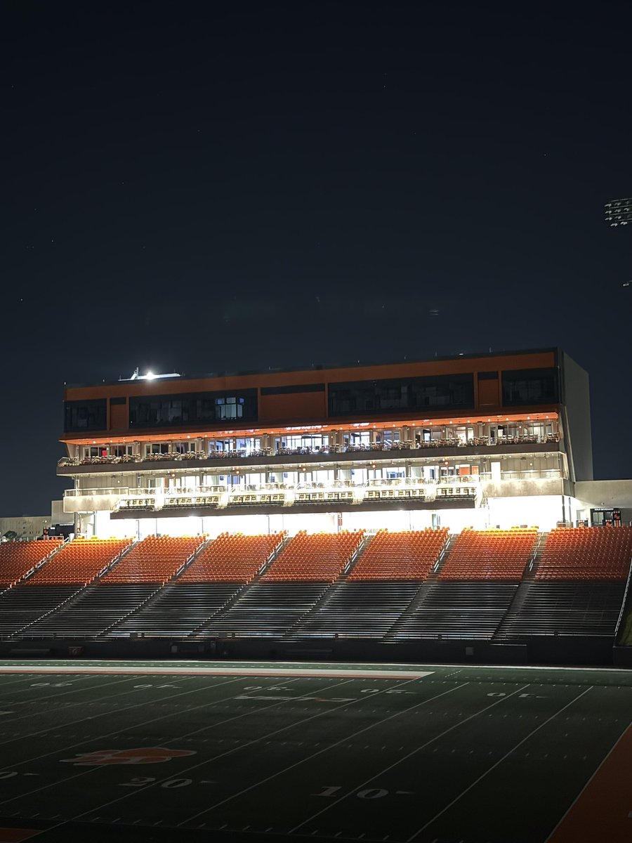 SHSUbarstool's tweet photo. Bowers after Dark 🌙🟠 https://t.co/dcoErScyZa