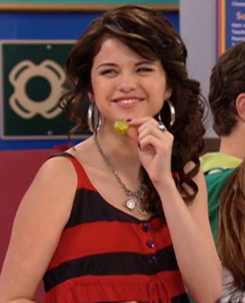 selsmuse's tweet photo. alex russo eating pickle 2007 x 2026 https://t.co/pr3BbcI39F