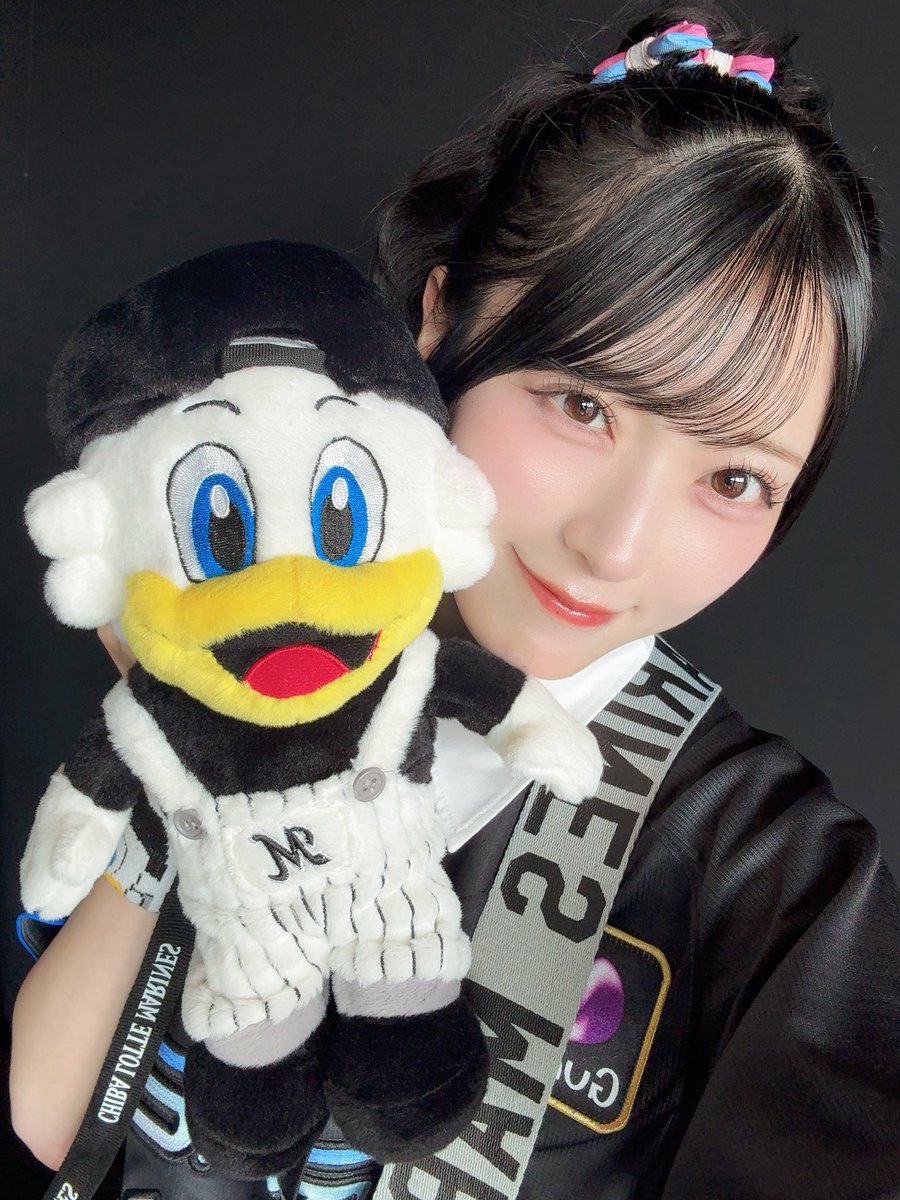 airi_sato0624's tweet photo. #BSW 最終日！改めて
本当にありがとうございました！

 セレモニアルピッチ、リポーター、パフォーマンス全部とっても楽しかったです！ありがとうございました⚾️

大好きな千葉ロッテマリーンズさんの試合を今日はファンではなく、AKB48として盛り上げることができて光栄でした✨️ https://t.co/p6T6e4WtDc