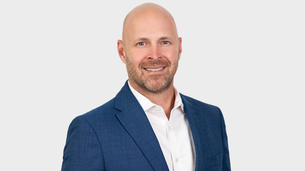 juzzzzzzzzzzy's tweet photo. Intel's new Chief Sales Officer Dean Jarnac came from Marvell — and before that, Broadcom and AMD 👀 When your new sales chief literally came from the competition, the turnaround is real. Lip-Bu Tan is building something. #Intel #Semiconductors #LipBuTan #TechNews https://t.co/Vj4fKz7m4F