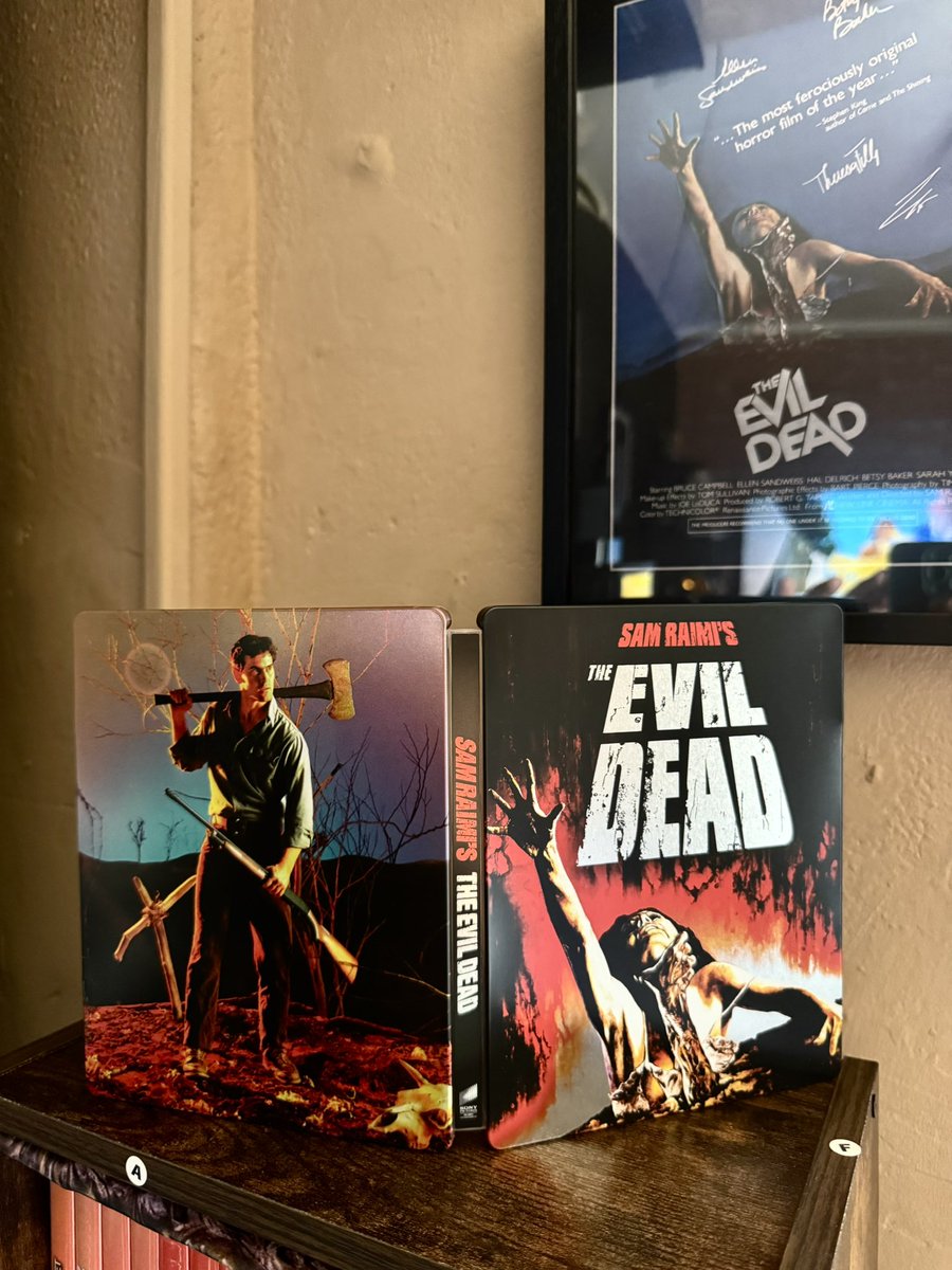 tornay1994's tweet photo. Lo que me acaba de llegar🥰📼
Esta edición es demasiada perfecta!
Tenía que tenerla 🤩
#TheEvilDead #EvilDead #SamRaimi #BruceCampbell #BlurayDisc #4K https://t.co/fKdE7yLE1m
