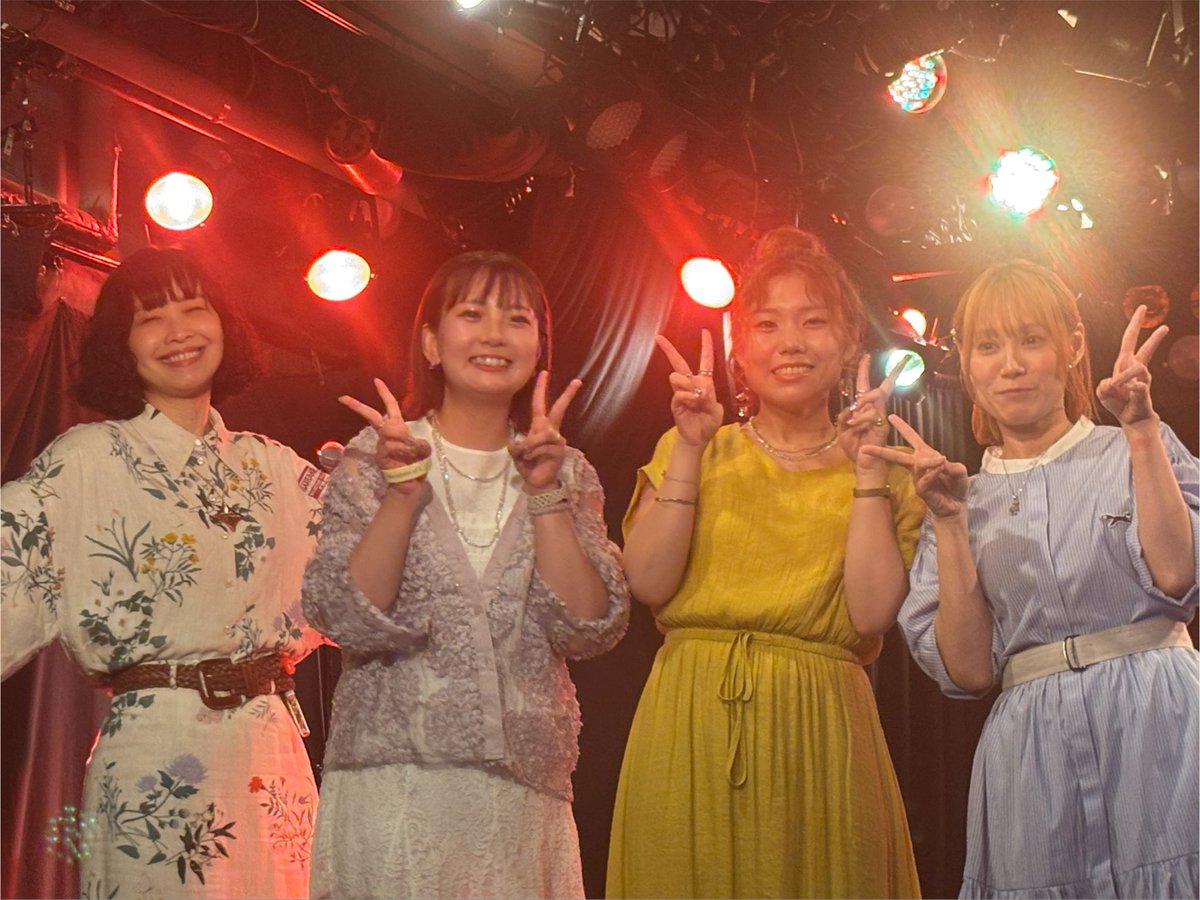 hasekura6emon's tweet photo. 先月 #バンバン でご一緒した #山田祥子 殿の #ショコミート に参陣!
#Liho 殿の元気にさせてくれるまっすぐ前向きな曲、#MerryShone 殿の御伽噺みたいな可愛らしい歌、#西山小雨 殿の「みんなの歌」みたいな楽しい楽曲、そして祥子殿の圧倒的な歌声。
特に仙台七夕まつり公式ソングの「約束」を生で聴けたのが嬉しゅうございました。しびれました!
それから「日々」という曲も、当たり前の毎日、家族や仲間との時間の大切さを感じさせてくれた素敵な曲でした。
祥子殿、皆様、素敵な時間をありがとうございました😊