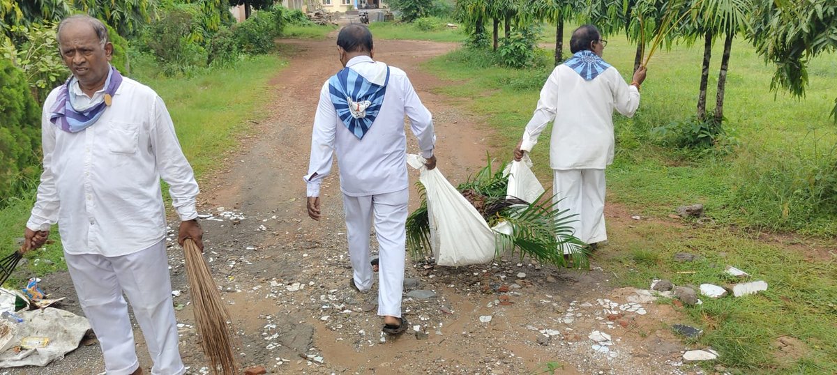 sathyasaiodisha's tweet photo. Loving Sairam..
An Integrated Seva for Cleanliness was conducted on 8th August 2026 at the premises of Sri Sathya Sai College for Women, Bhubaneswar, with the participation of Samithis Shanti Niketan, Khandagiri and Sri Lingaraj.
#CleanlinessSeva
#Bhubaneswar
-Media Team https://t.co/MEy67dGpCj