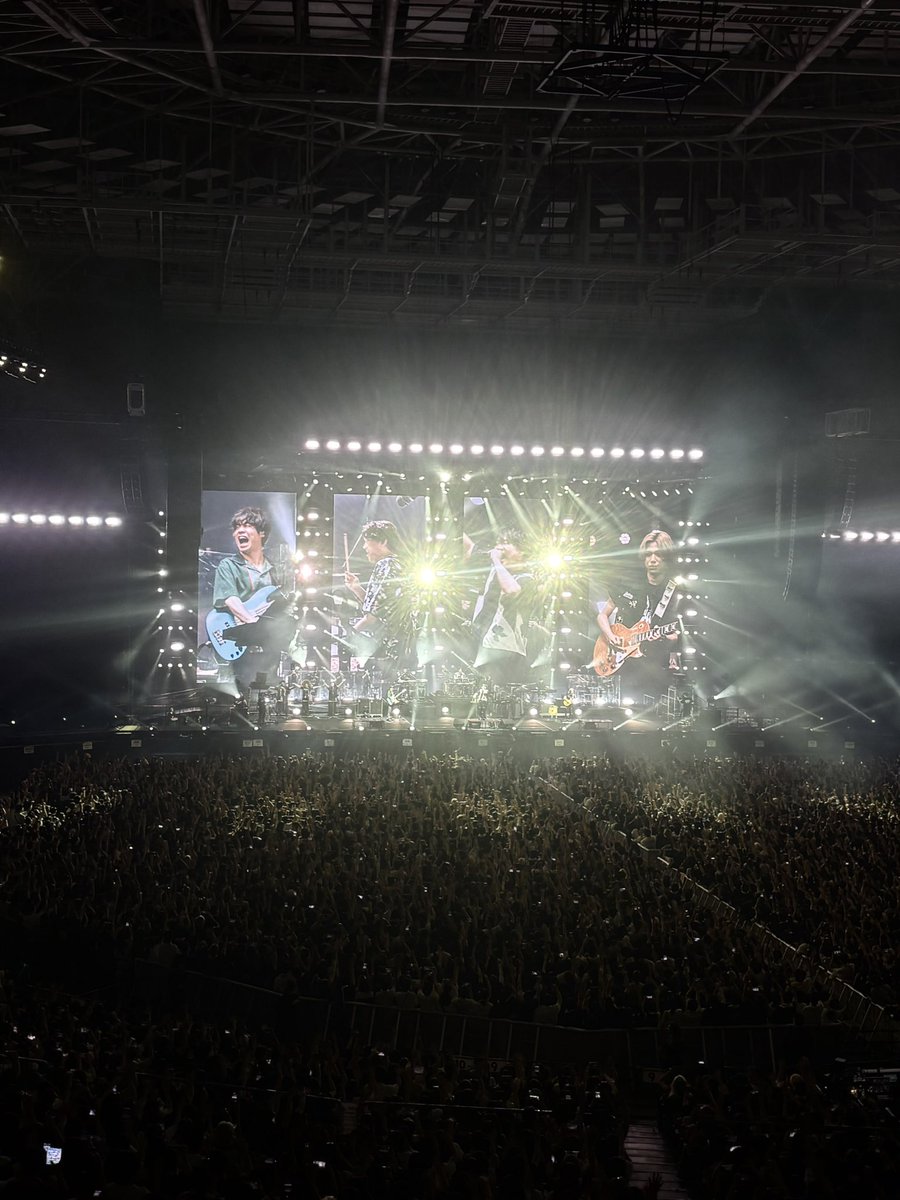neamamdero's tweet photo. 히게단 콘서트 다녀왔지요 https://t.co/5q2YQlUgeg