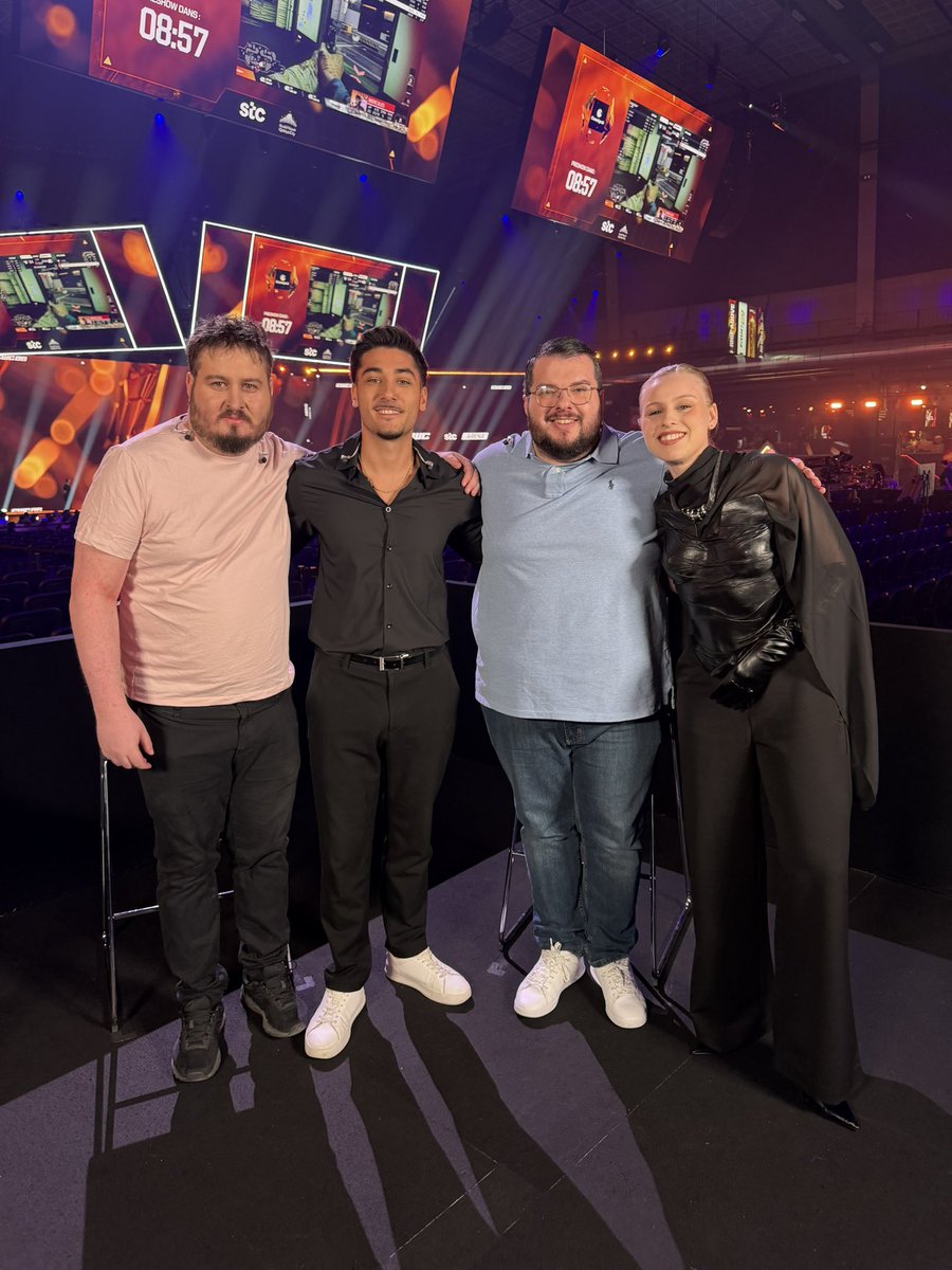 LowAn's tweet photo. LIVE lancé, on va savoir aujourd’hui qui remporte l’EWC Black Ops 7 🫡
👉🏻 https://t.co/2LaUF12xn1

👀 on débute avec : 
Team Heretics vs Team Falcons
100 Thieves vs Optic Gaming

Qui se qualifiera pour la grande finale ?!
On le découvre ensemble toute l’après-midi

#EWC https://t.co/8d9nF5n0i9