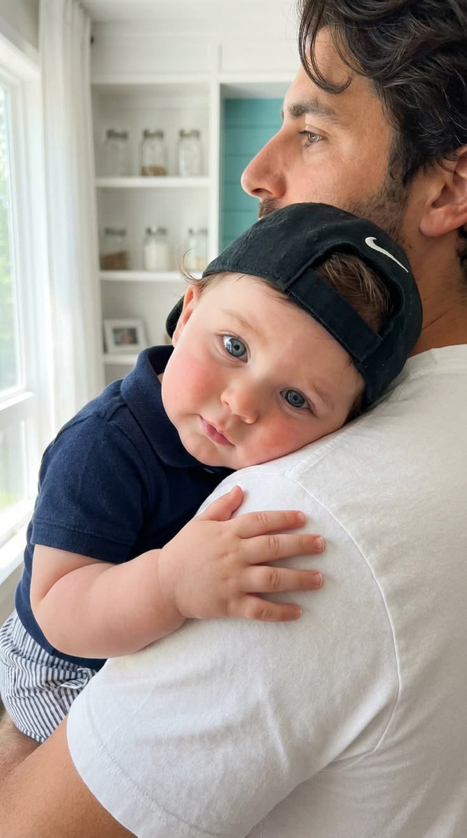 Lipsturiiesz's tweet photo. ¡Feliz Día del Padre, mi amor! ¡Matteo y yo te queremos muchísimo! ¡Gracias por ser el mejor papá del mundo! 🤍 https://t.co/V8V3yGwGrS