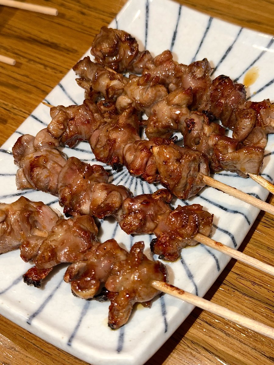 daegullbab's tweet photo. 내인생에 투다리가 왜 나타낫을까
매운닭발꼬치 닭산적 닭모래집 김치우동
너무맛있어서 여기서 살고싶음 https://t.co/dW07sbhLt7