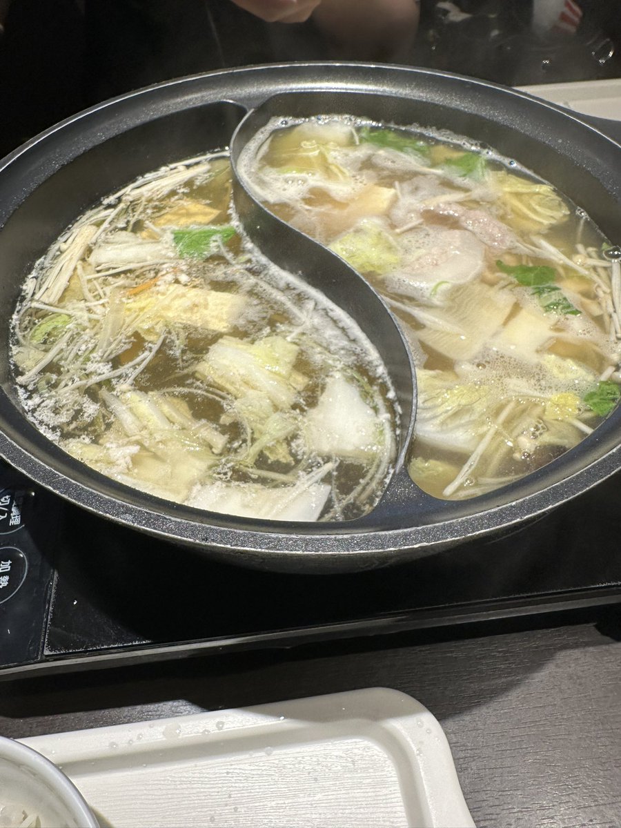 JinGingerale's tweet photo. ちいかわ観てきた、語弊力ないからちいかわみたいになった。しゃぶしゃぶとオシャレな喫茶店でのケーキ紅茶美味かった。雨はやばい。 https://t.co/ZXI68WN5UI