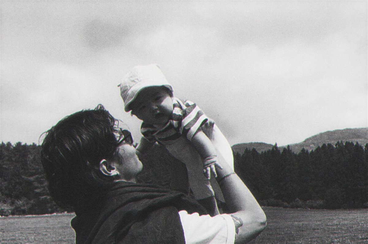 bleedrss's tweet photo. — 𝘍𝘢𝘵𝘩𝘦𝘳'𝘴 𝘋𝘢𝘺 𝘪𝘴𝘯'𝘵 𝘵𝘩𝘦 𝘴𝘢𝘮𝘦 𝘸𝘪𝘵𝘩𝘰𝘶𝘵 𝘩𝘪𝘮 𝘩𝘦𝘳𝘦, 𝘣𝘶𝘵 𝘐'𝘮 𝘨𝘳𝘢𝘵𝘦𝘧𝘶𝘭 𝘧𝘰𝘳 𝘦𝘷𝘦𝘳𝘺𝘵𝘩𝘪𝘯𝘨 𝘩𝘦 𝘥𝘪𝘥 𝘧𝘰𝘳 𝘮𝘦 𝘢𝘴 𝘧𝘢𝘳 𝘢𝘴 𝘩𝘦 𝘤𝘰𝘶𝘭𝘥, 𝘋𝘢𝘥. 𝘐 𝘩𝘰𝘱𝘦 𝘮𝘺 𝘤𝘩𝘪𝘭𝘥𝘳𝘦𝘯 𝘸𝘪𝘭𝘭 𝘣𝘦 𝘱𝘳𝘰𝘶𝘥 𝘰𝘧 𝘮𝘦..🤍 https://t.co/D2vvnPEg1L