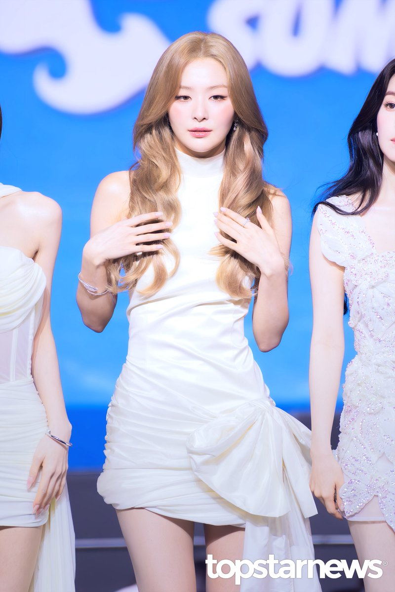 SEULGI_TH's tweet photo. ลุควันนี้คือพี่สาวคนสวยสุดๆ นี่คนหรือนางฟ้าคะ 1000/10 ไปเล๊ย https://t.co/YdHFbxKUCh