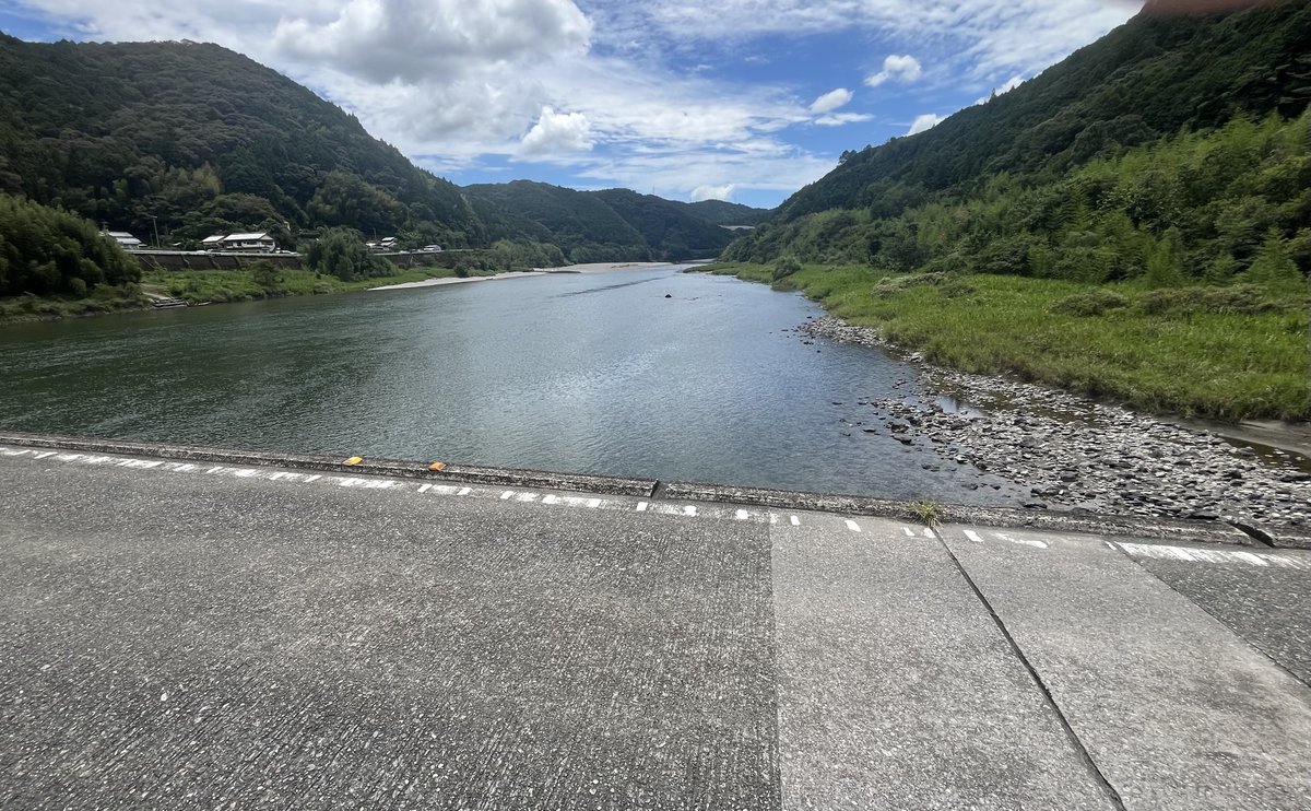 FugaJhstudent's tweet photo. 昨日海に行ったので今日は山 https://t.co/VXSuHyTLyQ