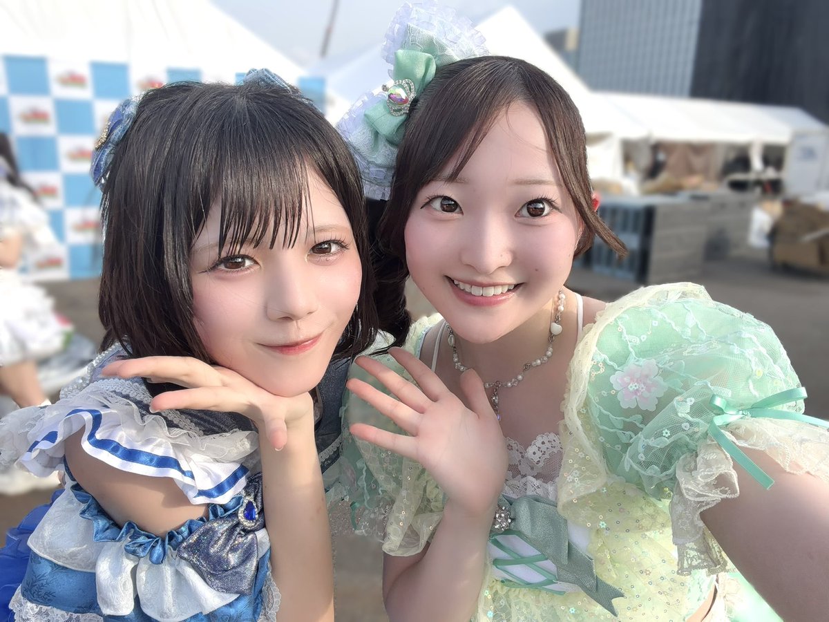 MEGAFONさんの明音いろはちゃんとお写真撮っていただきました💙📣 前に