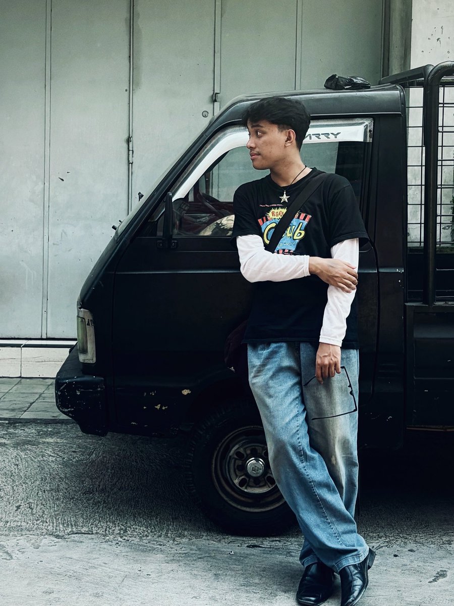 Essensim00's tweet photo. Bang angkot https://t.co/IzLVjlSB4G