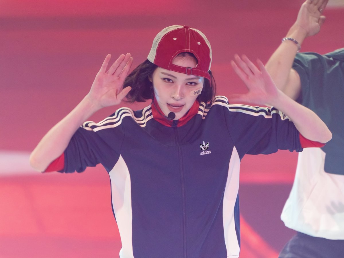 ILRyujin17's tweet photo. 260809 FM

#ITZY #있지 #RYUJIN #류진 #リュジン #申留真 https://t.co/x6PHLsgocZ