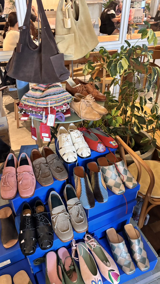 bkk_tailormade's tweet photo. 今日はエンポリ3階のセレブのフリマに😍

息子にナイキのキャップを購入☺️✌️
おしゃれアイテムたくさんで眼福 https://t.co/5HWm72WVaK