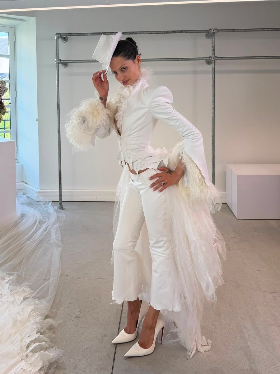 1999vogue's tweet photo. Not one miss from Gabbriette’s wedding looks https://t.co/TNJ1gLvHT7