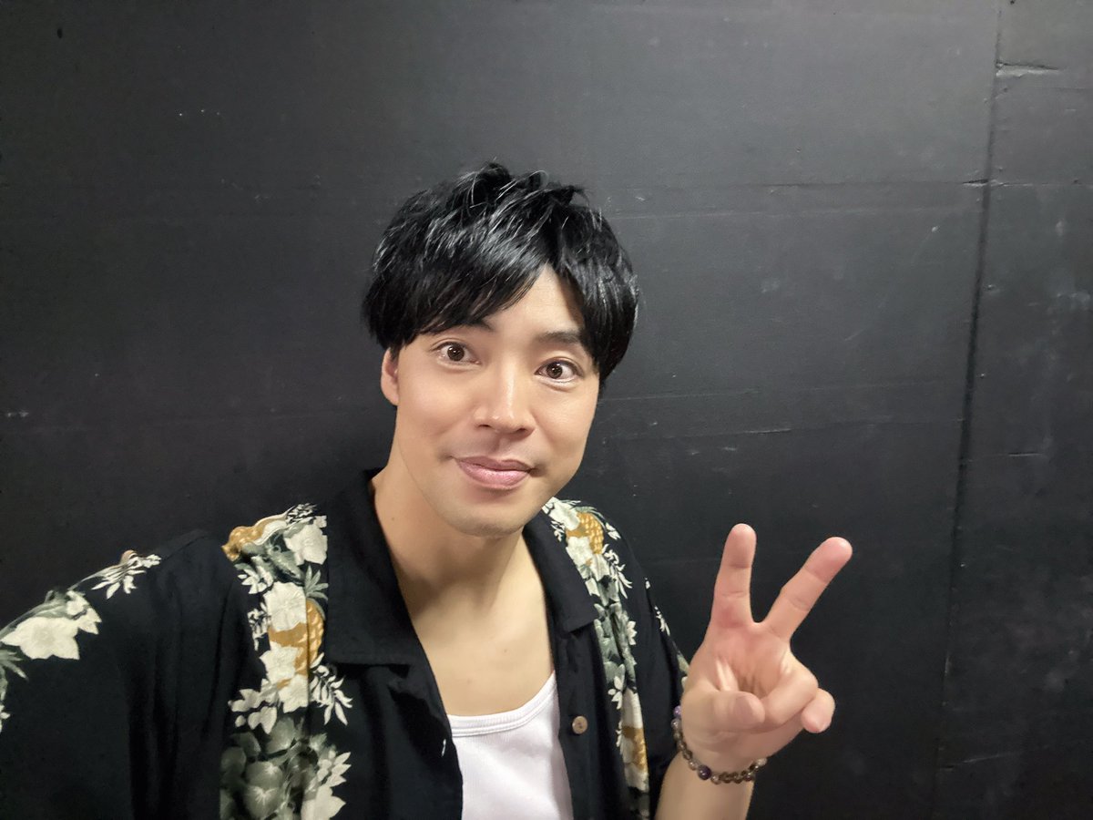 okam_radio's tweet photo. #壱劇屋東京支部向上委員会 

ご来場ありがとうございます！
お楽しみいただけましたでしょうか？

近くで皆様のお顔拝見しながら我々めちゃくちゃ楽しませていただきました！

お会いできる機会しばらく空きますが心に留め置いていただけたら幸いです！

写真は今日のシャッフル緑風桜雅 https://t.co/0moK7IP6QG