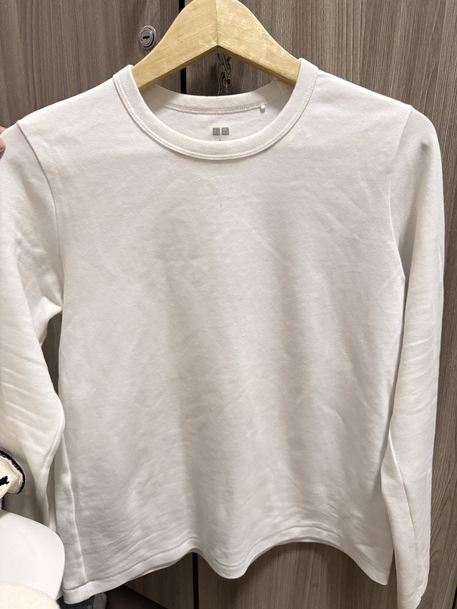 Kayspreloved's tweet photo. Uniqlo T-shirt 
Size L
90k
boleh oren https://t.co/7trhes0C52